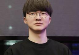 LOL比(bǐ)赛暂停长達(dá)3小时，选手打开直播看(kàn)比(bǐ)赛，被官方禁赛处罸(fá)