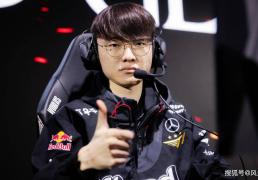 LOL传奇(qí)中单官宣退役！連(lián)續(xù)8年(nián)进世界赛，巔(diān)峰(fēng)期把IG打到解散