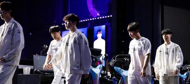 LPL登峰组激战正酣，iG迎战TES忍界大战再启，阿水直面昔日队友！