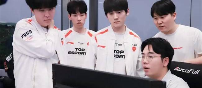 【一竞技1JingJi】LOL：Kanavi离谱发挥 TES面对LCK比赛全被零封！