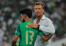 沙特换帅！曼(màn)奇尼(ní)下(xià)课，老将回归！