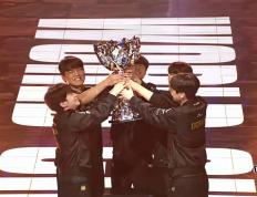 LOL六冠王传奇誕(dàn)生！Faker加里奥登场，T1决勝(shèng)局爆發(fā)，创造新(xīn)神话