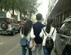 聚焦瞬间！众人圍(wéi)觀(guān)，尴尬搞笑场面引笑料不断