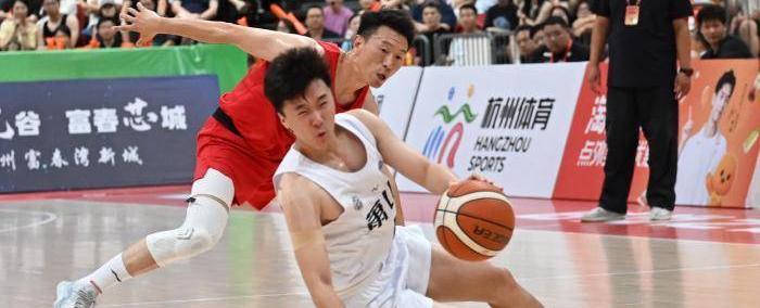 “浙BA”杭州赛区季军赛吸引民众