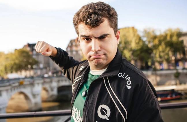 【一竞技1JingJi】LOL:S15首位被(bèi)拳头制裁的(de)選(xuǎn)手诞生(shēng)