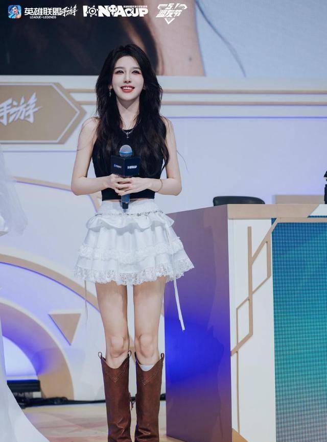 Rita的逆(nì)袭之路！电竞解说到娱乐圈女神，跨界走(zǒu)得飞起！