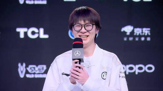 LPL水鬼戰(zhàn)队再现，LPL全神班击败“一(yī)生之敵(dí)”，LPL嘴硬选手诞生