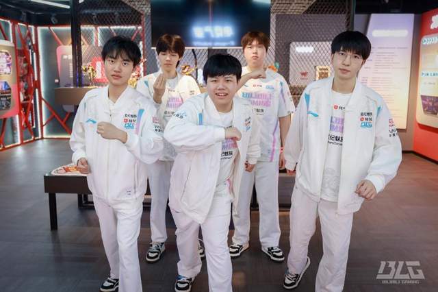 LPL登峰组激战正酣，iG迎战TES忍界大战再启，阿水直面昔日队友！