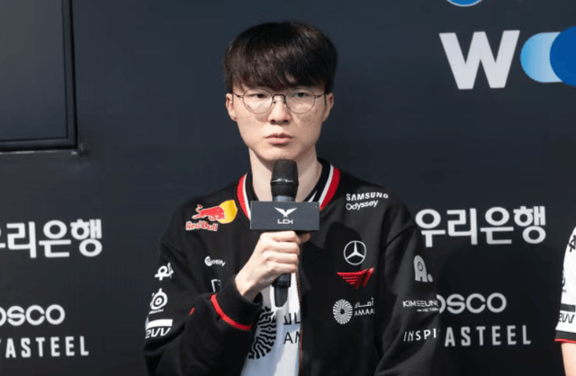 LOL传奇加冕(miǎn)殊(shū)荣，十(shí)年(nián)最佳力(lì)压众多电竞選(xuǎn)手，LPL最可敬的对手！