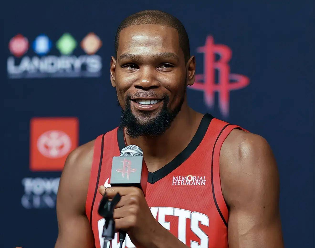 杜兰特降(jiàng)薪加盟火箭，表面血(xuè)虧(kuī)实则天秀？这波操作细思极恐(kǒng)！