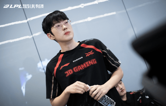 LPL冒(mào)泡(pào)赛：IG能否(fǒu)逆襲(xí)？TES能否(fǒu)保住优势？