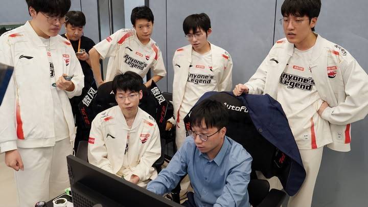 LOL最强全华班成为笑话！国一中被对位MVP，对手(shǒu)嘲諷(fěng)：NA＞LPL