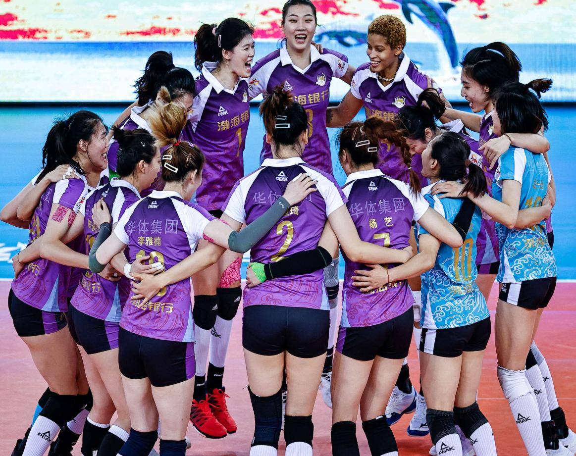 意(yì)外(wài)！女排(pái)新贵公开最新名单，天(tiān)津自由(yóu)人被挖(wā)角，名帥(shuài)外(wài)孙也(yě)在內(nèi)