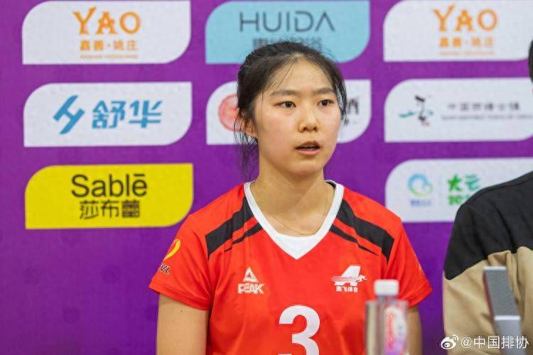 意外(wài)！女(nǚ)排新貴(guì)公佈(bù)最(zuì)新名(míng)单，天津自由人被挖角，名(míng)帅外(wài)孙也在列(liè)