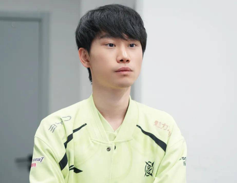 英雄联盟真的要凉了？世界冠军评价：播LOL没人看，准备转战CS